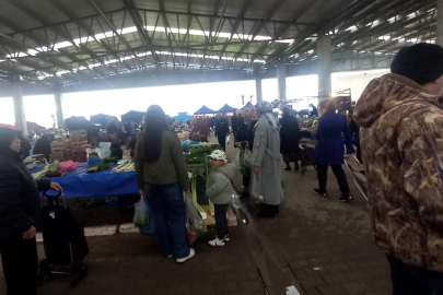 Havsa’da Yağmura Rağmen Pazar Yoğunluğu