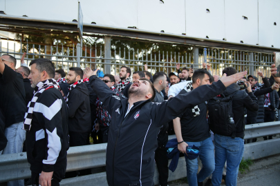 Beşiktaşlı Taraftarlar Derbi İçin Kadıköy'de