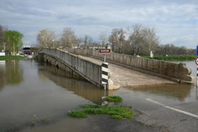 Edirne'de Yükselen Nehirlerin Debisi Düşüşe Geçti