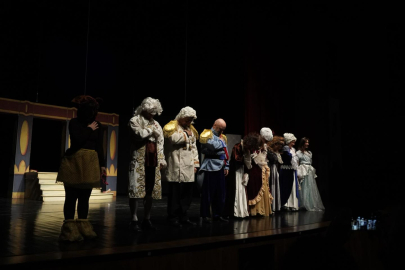 “Külkedisi Harikalar Diyarı’nda” Oyunu Çocuklarla Buluştu