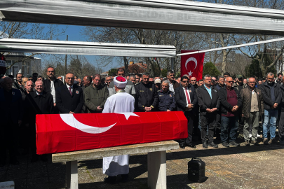 Tekirdağ'da Yaşamını Yitiren Gazi Emekli Polisin Cenazesi Toprağa Verildi