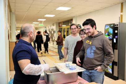 TÜ’den Vize Haftasında Öğrencilere Çorba İkramı