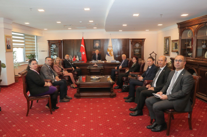 Kosova Türk Öğretmenler Derneği’nden Rektör Hatipler’e Ziyaret