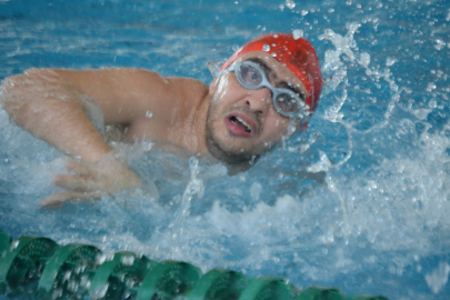 Edirne’de Özel Sporcular 23 Nisan İçin Kulaç Attı