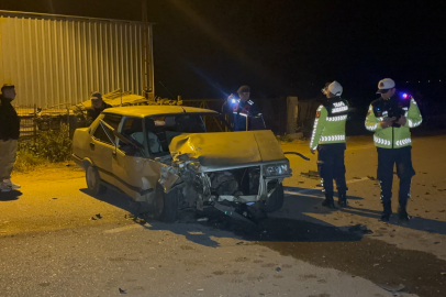 Çanakkale'de Otomobil ile Motosiklet Çarpıştı: 3 Kişi Yaralandı