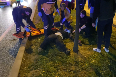 Düşürdüğü Telefonu Alırken Otomobil Çarptı: O Anlar Kamerada