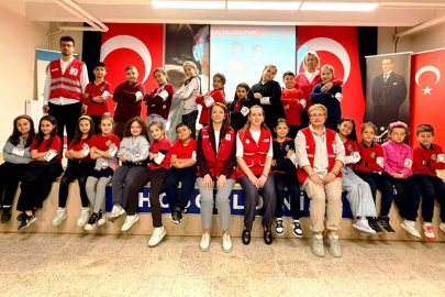 Öğrencilere "Kızılay Kolluğu" Dağıtıldı