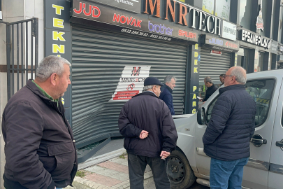 Fren Yerine Gaza Basan Sürücü İşyerine Daldı