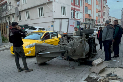 Harç Karma Makinesi, Ticari Taksinin Üzerine Devrildi