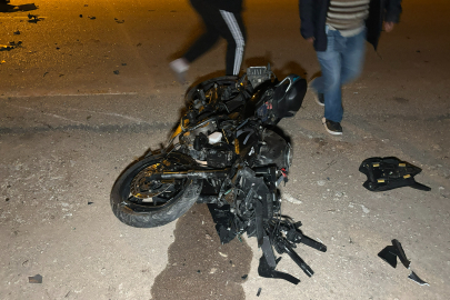 Otomobille Çarpışan Motosiklet Sürücüsü Metrelerce Havaya Uçtu