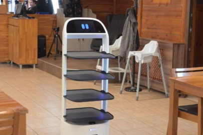 Trakya Üniversitesi Meriç Sosyal Tesislerinde Robot Garson Hizmete Başladı