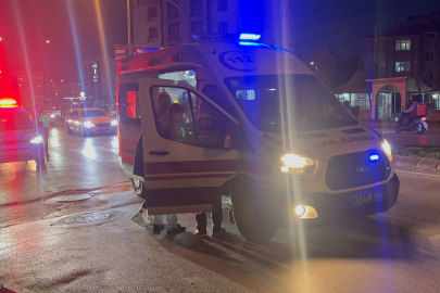 Edirne'de Devrilen Motosikletteki Genç Kız Yaralandı