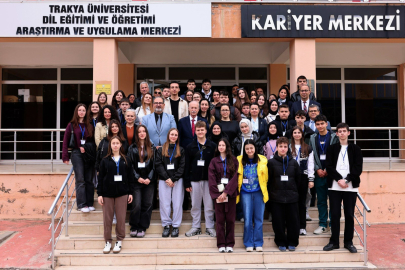 Rektör Hatipler, Batı Trakya’dan Gelen Tiyatro Ekibi ve Uluslararası Öğrencilerle Buluştu