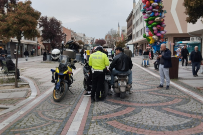 Saraçlar Caddesi’nde Motosiklet Denetimleri Sürüyor