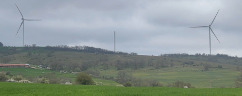 Sınır Hattında Rüzgar Türbini Parçalandı: Şiddetli Rüzgar Köyde Paniğe Yol Açtı