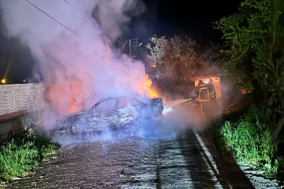 Keşan'da Park Halindeki Otomobilde Çıkan Yangın Söndürüldü