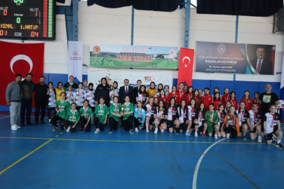 Vize’de 23 Nisan Kız Futsal Turnuvası Düzenlendi