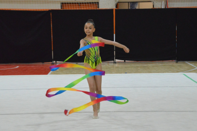 Minik Cimnastikçilerden 23 Nisan’a Renkli Gösteri