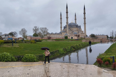 Edirne’de Yağmurlu Hava Bugün de Sürüyor