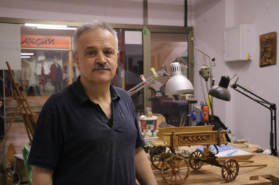 Osmanlı Döneminin Yaylı At Arabası Talikanın Minyatürü, Naht ve Tezhip Motifleriyle Süslendi