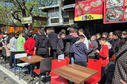 23 Nisan'da Bedava Kokoreç İzdihamı