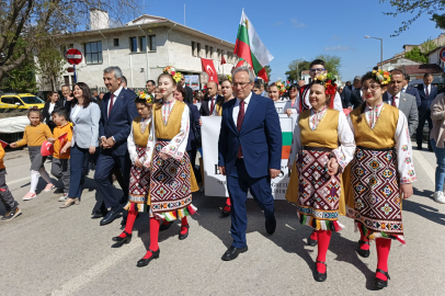 Balkan Çocuk Şenliği Yürüyüşle Başladı