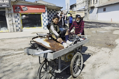Edirne'de 23 Nisan'da Farklı Bir Gün: Biri Eğlendi Biri Çalıştı