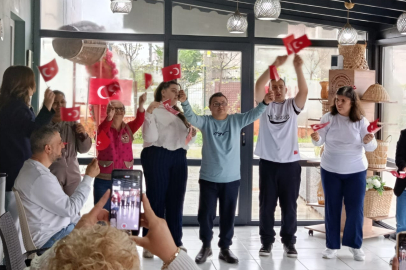 Minik Öğrencilerden Rehabilitasyon Merkezi Sakinlerine Ziyaret