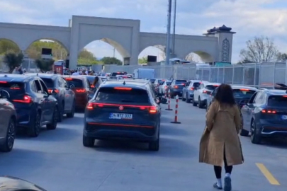 Sınır Kapısında 23 Nisan Yoğunluğu