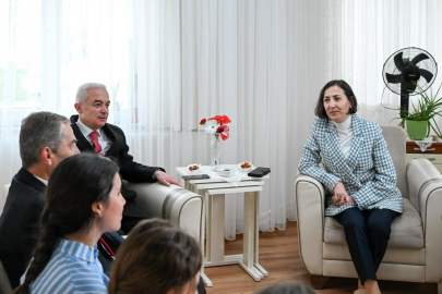 Vali Turan’dan Çocuk Evlerine 23 Nisan Ziyareti