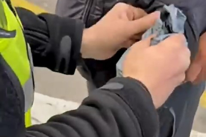 Sınır Kapısında Cebine Sakladığı Botoks Maddesiyle Yakalandı