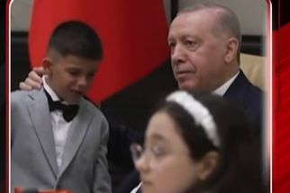 Vize’li Öğrenci Cumhurbaşkanı Erdoğan’a Şiir Okudu