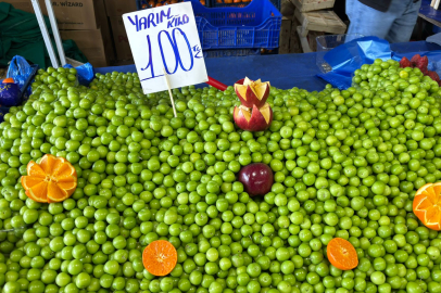 Pazarda Erik Artık Yarım Kilo Olarak Satılıyor