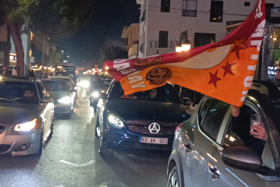 Dev Derbide Galatasaray Galip Geldi, Tekirdağ'da Taraftarlar Sokaklara Döküldü