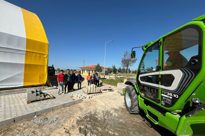 İpsala’da Kapalı Halı Saha Çevre Düzenleme Çalışmaları Sürüyor