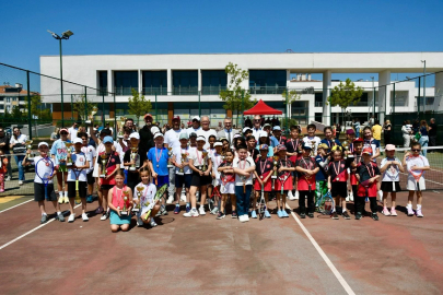 Lüleburgaz’da Tenis Turnuvası Düzenlendi