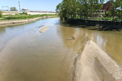 Su Seviyesi Düştü, Kum Adacıkları Göründü