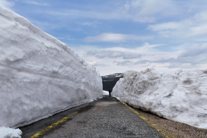 Nisan Sonunda 4 Metre Kar