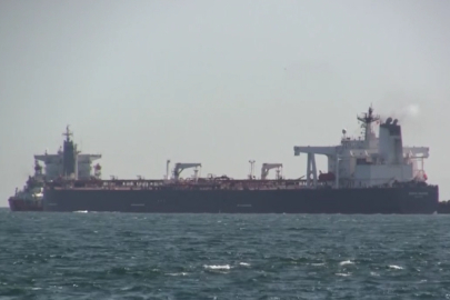 Çanakkale Boğazı Seyir Hızı Düşük Gemi Nedeniyle Çift Yönlü Trafiğe Kapatıldı