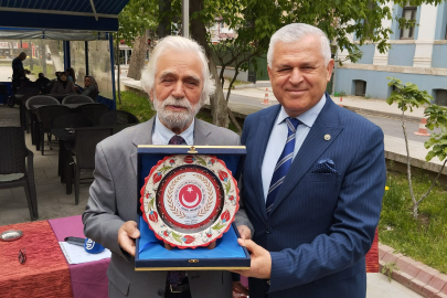Edirneli Zagor’a Polis Emeklilerinden Plaket