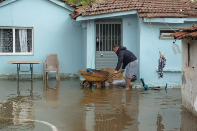 Umurbey’de Taşan Lağım Evleri Bastı