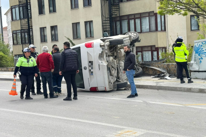 Bahriye Üçok Caddesi’nde Kaza; 1 Yaralı