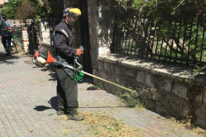 Lüleburgaz’da Temizlik ve Ot Biçme Çalışmaları Sürüyor