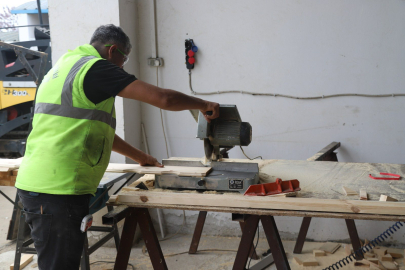 Marmaraereğlisi’nde El Emeği Çarşısı İçin Satış Standları Üretiliyor