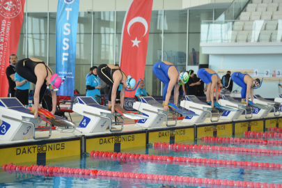 Edirne’de 405 Yüzücü Milli Takım İçin Yarışıyor