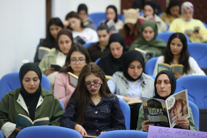 Kırklareli Üniversitesi Öğrencileri Ekran Bağımlılığına Dikkati Çekmek İçin Kitap Okudu