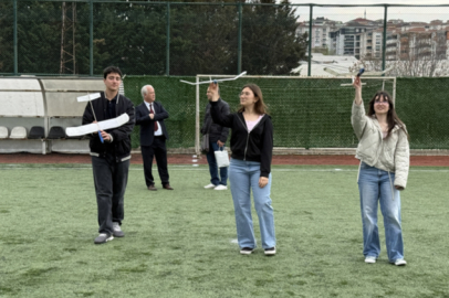 Lise Öğrencileri Tasarladıkları Planör Uçaklarla Yarışıyor