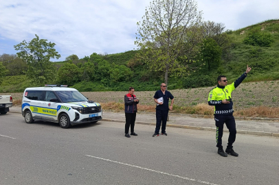 İpsala'da Yol Kontrol Noktasında Denetimler Sürüyor