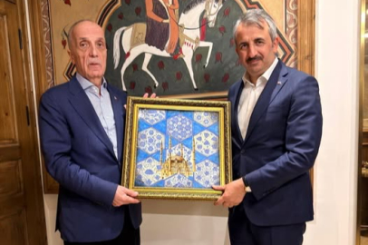 TÜRK - İŞ Genel Başkanı Atalay, Edirne Valisi Sezer'i Ziyaret Etti