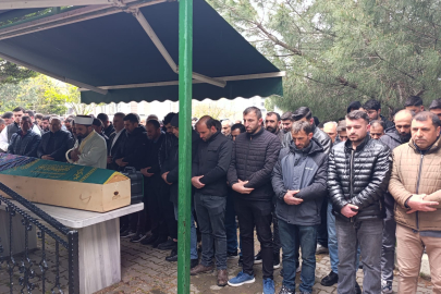 Balıkesir'de Devrilen Yolcu Otobüsünde Hayatını Kaybedenlerden Elif Kel'in Cenazesi Tekirdağ'da Defnedildi